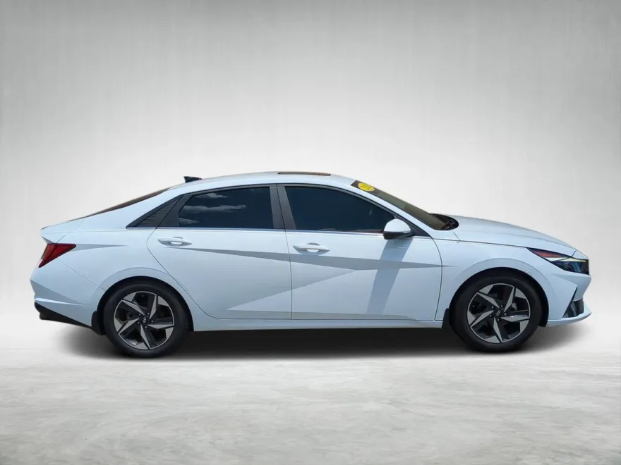 2023 Hyundai Elantra Limited photo 1