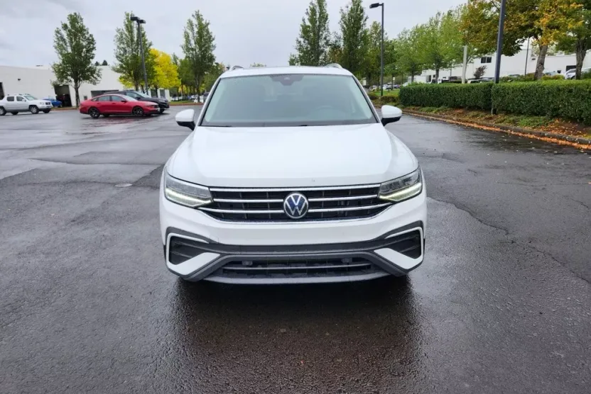 2022 Volkswagen Tiguan SE photo 1