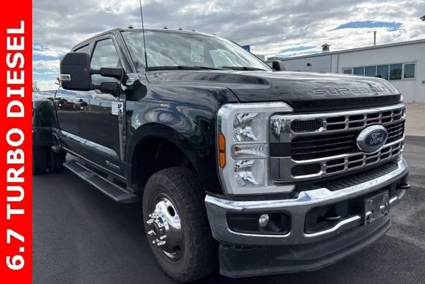 2024 Ford F-350 XLT photo 1