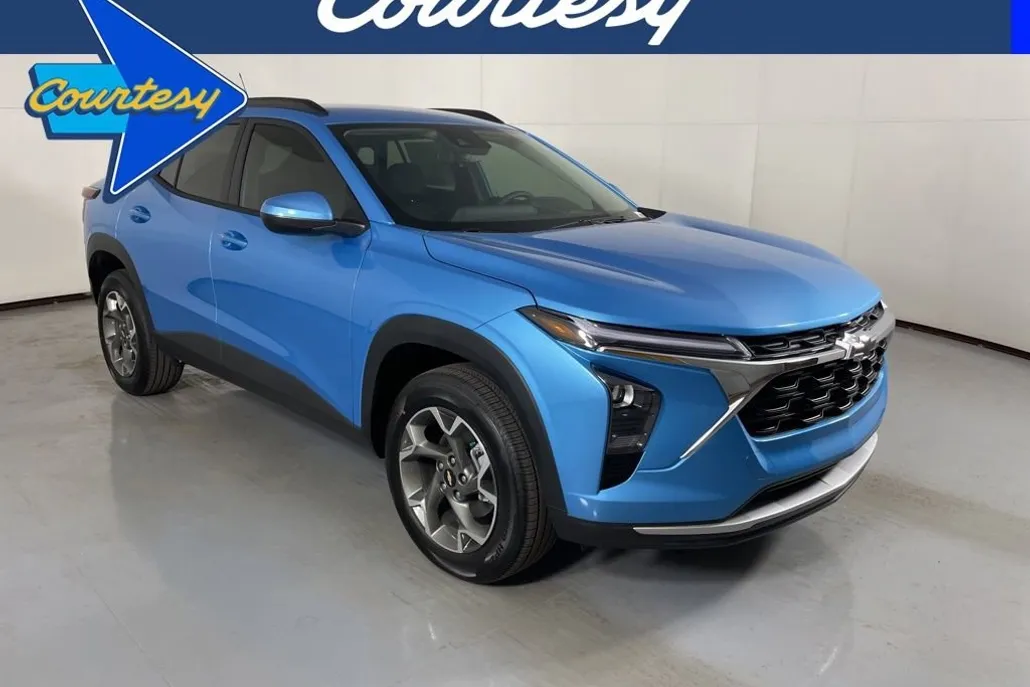 2026 Chevrolet Trax LT photo 1