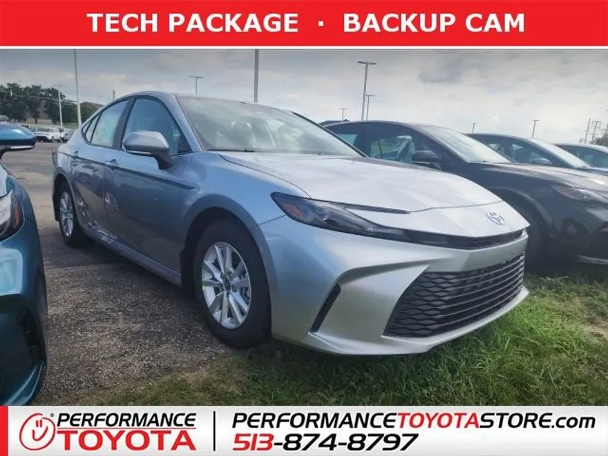 2025 Toyota Camry LE photo 1