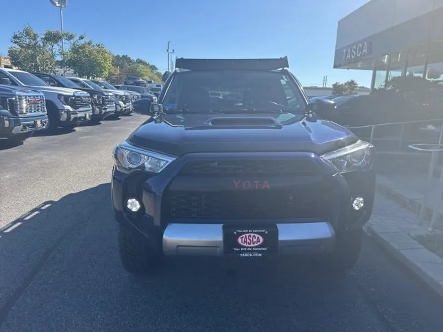 2018 Toyota 4Runner TRD Off-Road Premium photo 1