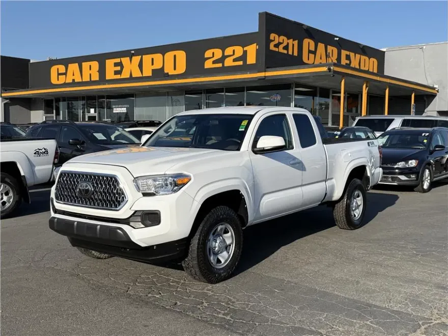 2019 Toyota Tacoma SR photo 1
