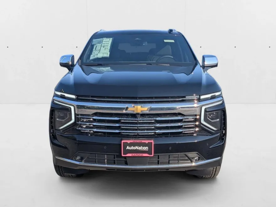 2025 Chevrolet Suburban Premier photo 1