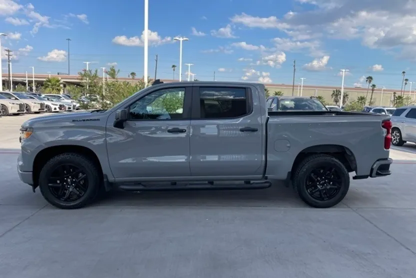 2024 Chevrolet Silverado 1500 Custom photo 1