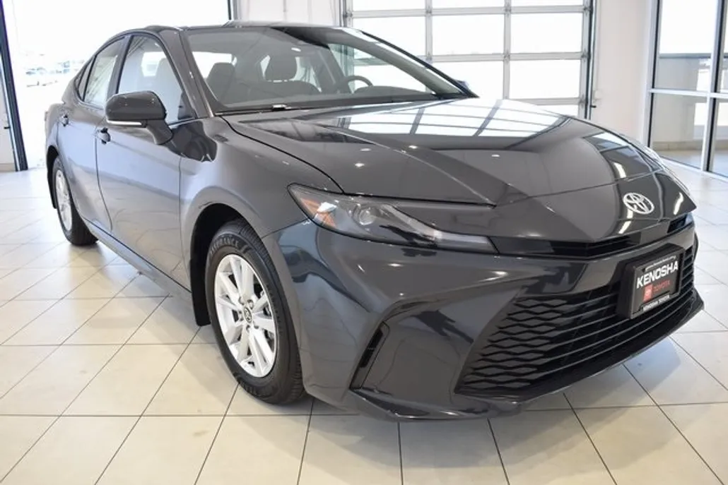 2026 Toyota Camry LE photo 1