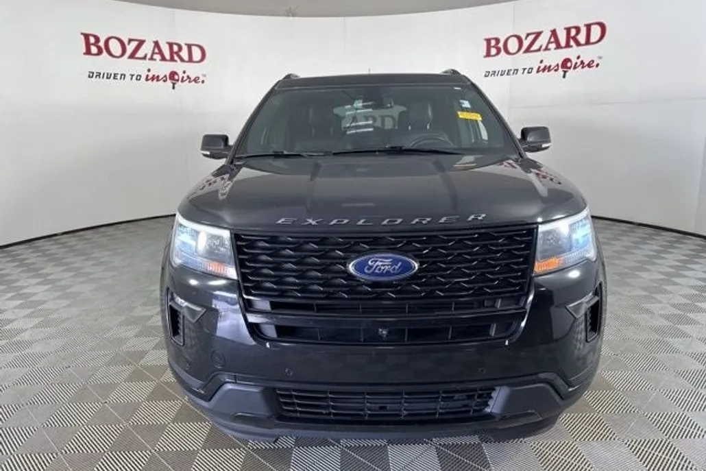 2019 Ford Explorer Sport photo 1