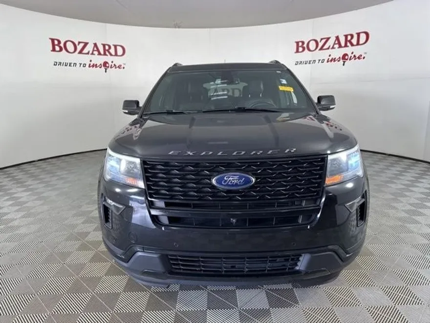 2019 Ford Explorer Sport photo 1
