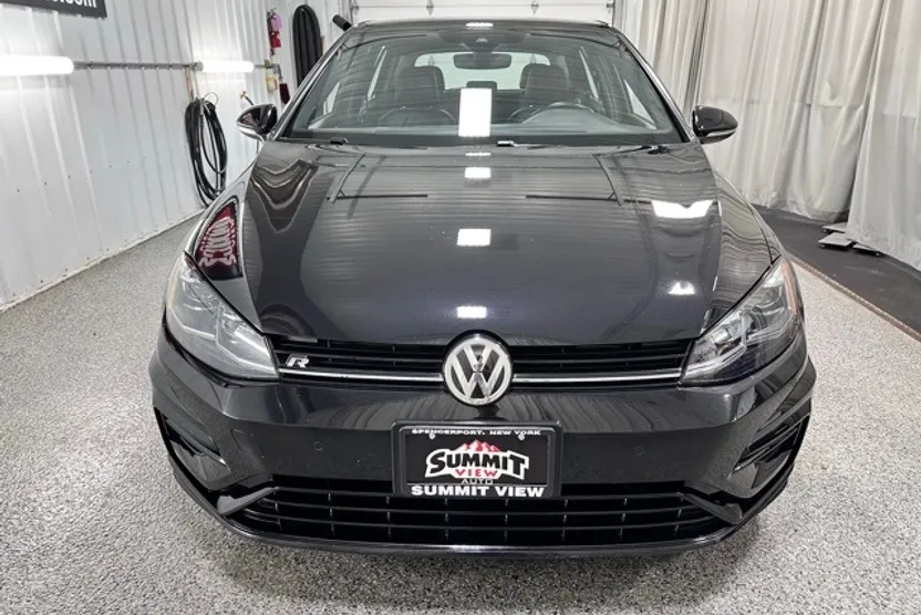 2018 Volkswagen Golf R 4Motion photo 1
