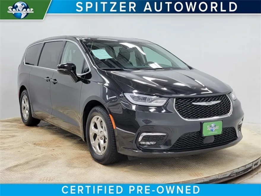2024 Chrysler Pacifica Limited photo 1