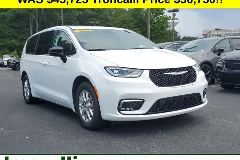 2025 Chrysler Pacifica photo 1