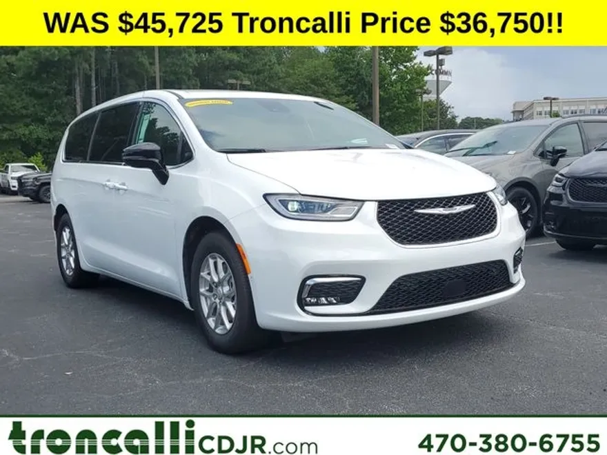 2025 Chrysler Pacifica photo 1