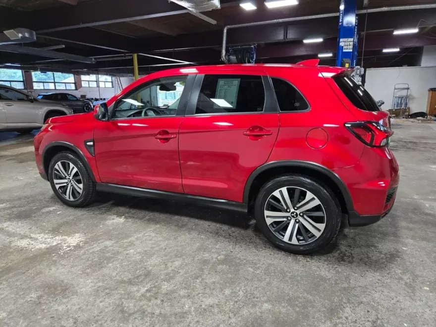 2022 Mitsubishi Outlander Sport LE photo 1