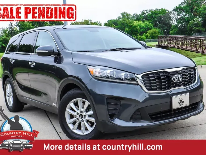 2019 Kia Sorento LX photo 1