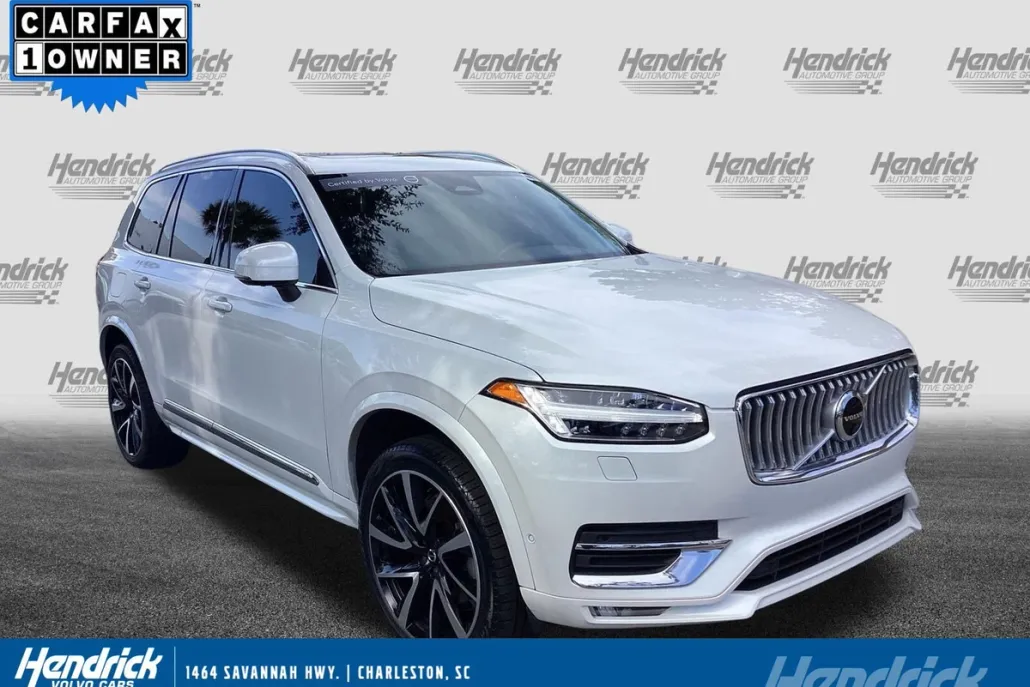 2023 Volvo XC90 Plus photo 1