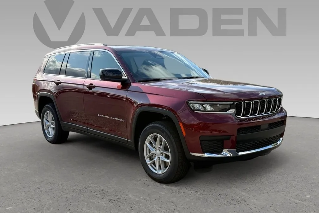2025 Jeep Grand Cherokee Laredo photo 1