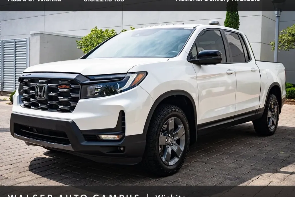 2025 Honda Ridgeline TrailSport photo 1