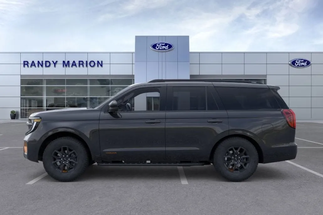 2025 Ford Expedition photo 1