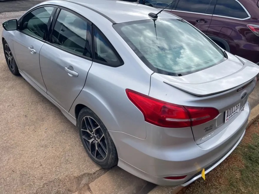 2016 Ford Focus SE photo 1