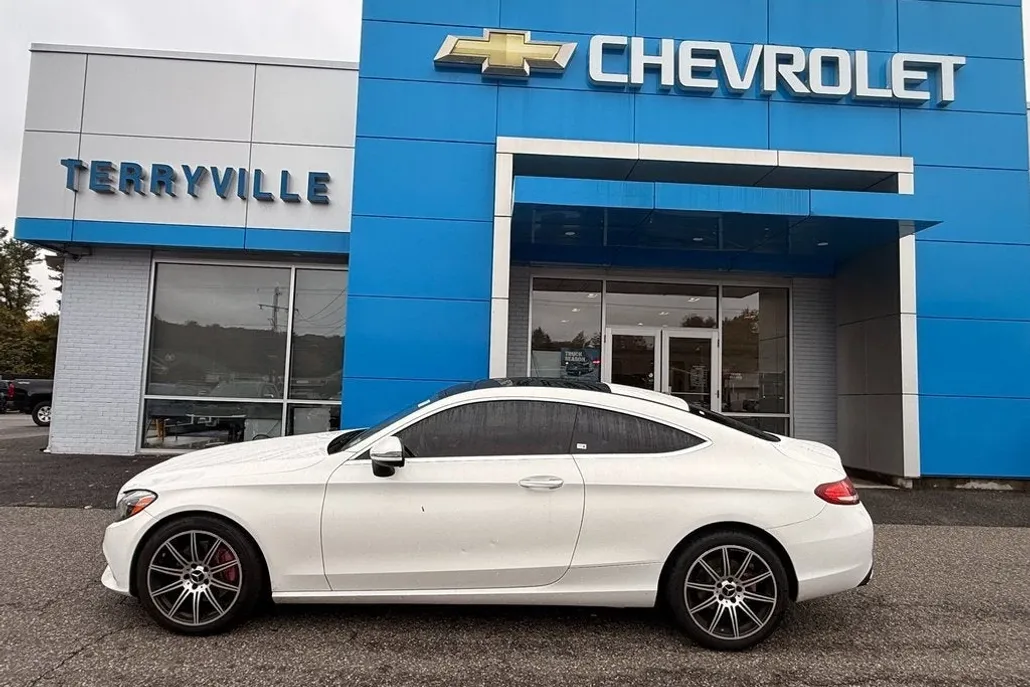2017 Mercedes Benz C 300 photo 1