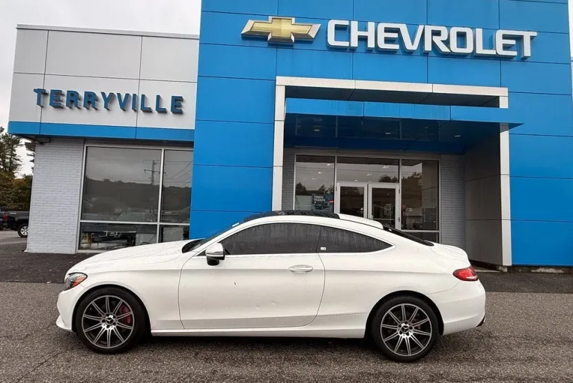2017 Mercedes Benz C 300 photo 1