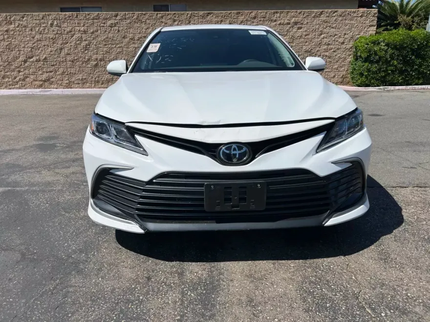 2024 Toyota Camry LE photo 1