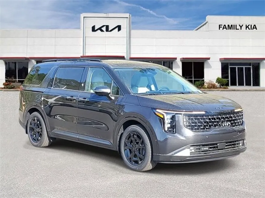 2025 Kia Carnival SX photo 1