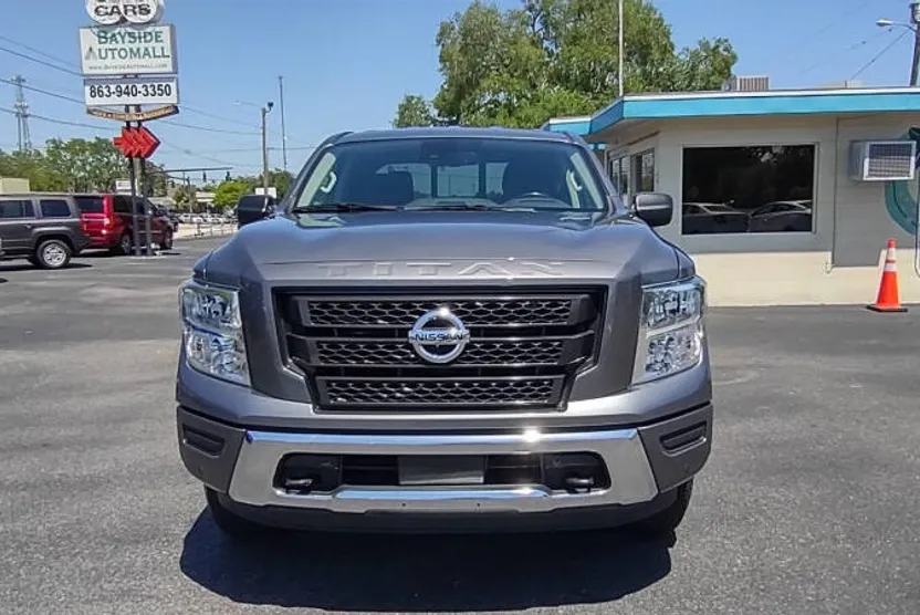2022 Nissan Titan SV photo 1