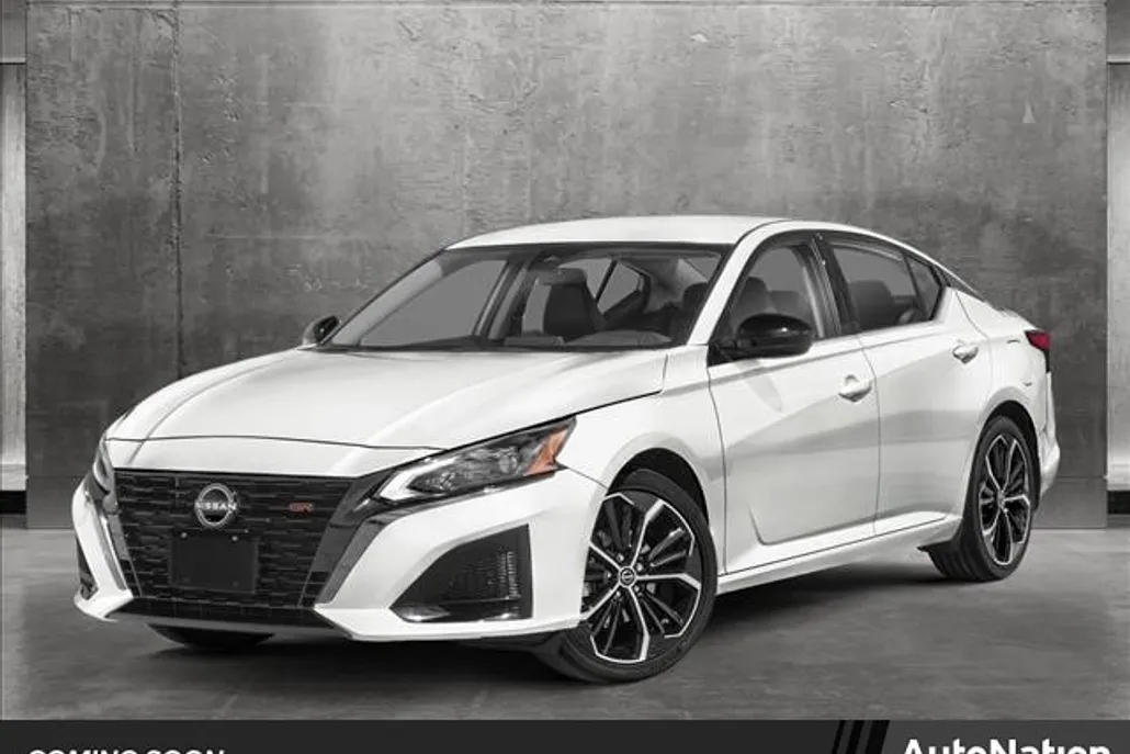 2025 Nissan Altima SR photo 1