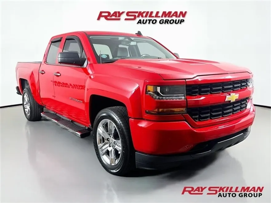 2018 Chevrolet Silverado 1500 Custom photo 1