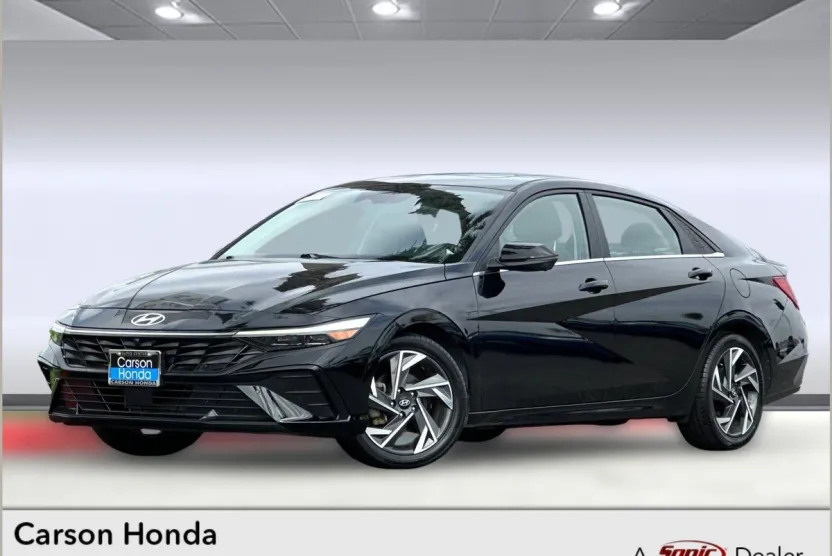 2024 Hyundai Elantra Limited photo 1