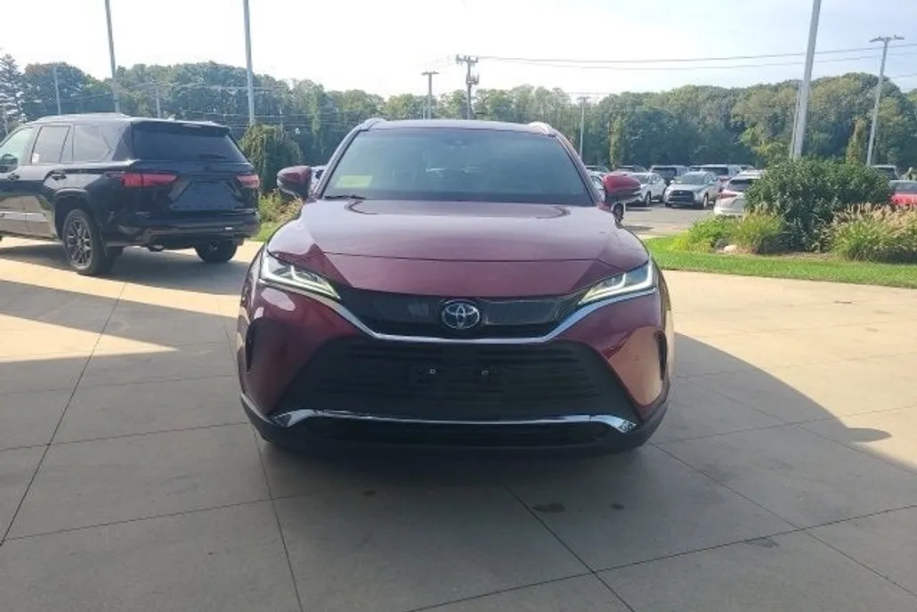 2021 Toyota Venza XLE photo 1