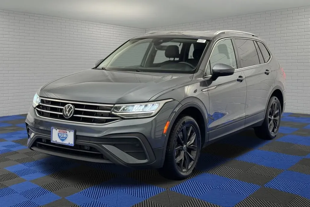 2022 Volkswagen Tiguan SE photo 1