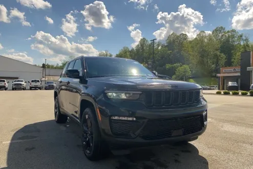 2025 Jeep Grand Cherokee Limited photo 1
