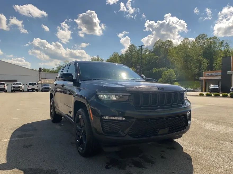 2025 Jeep Grand Cherokee Limited photo 1