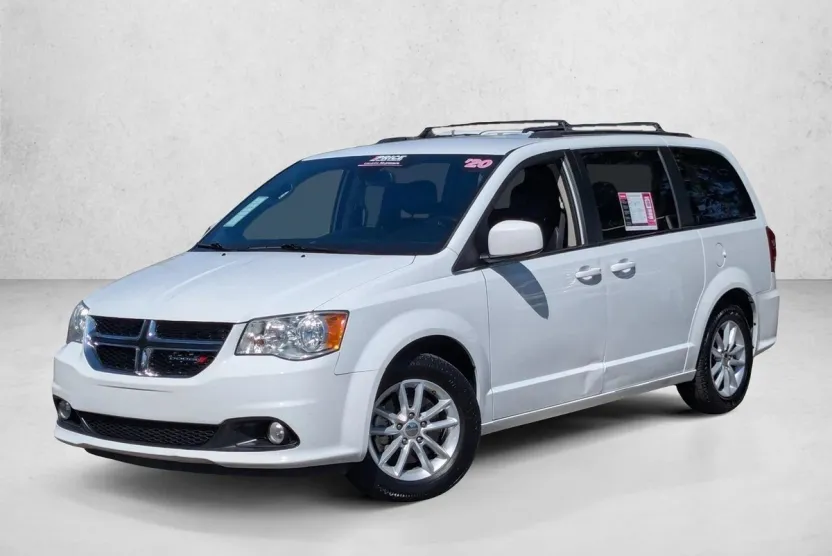 2020 Dodge Grand Caravan SXT photo 1