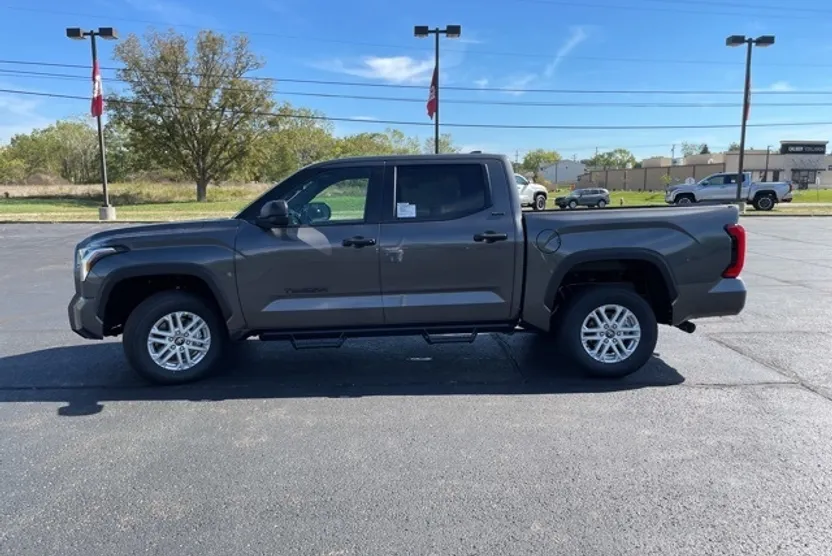 2026 Toyota Tundra SR5 CrewMax photo 1