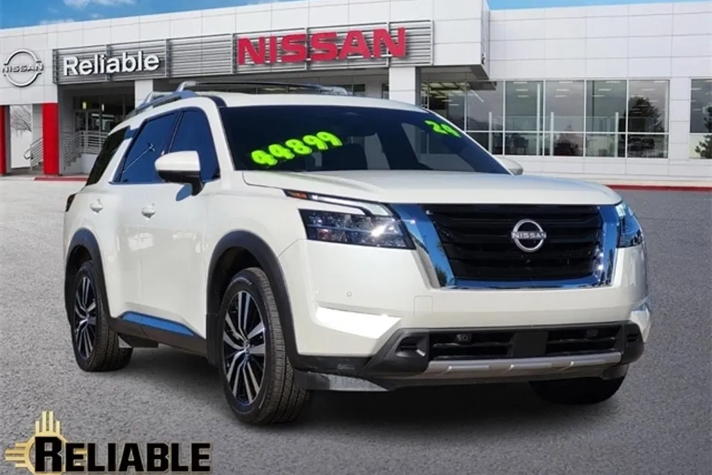 2024 Nissan Pathfinder Platinum photo 1
