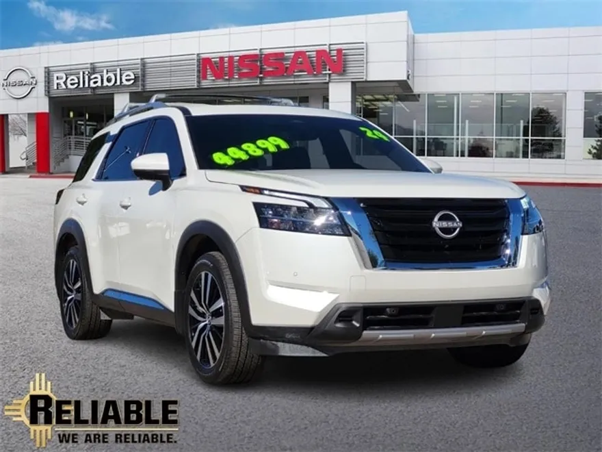 2024 Nissan Pathfinder Platinum photo 1