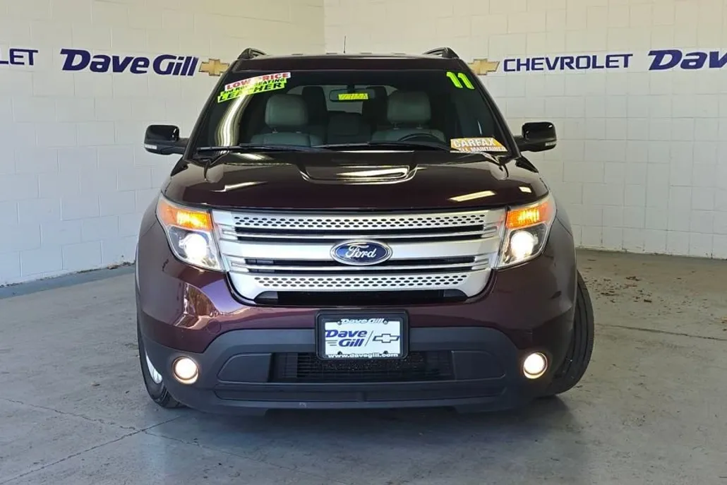 2011 Ford Explorer XLT photo 1