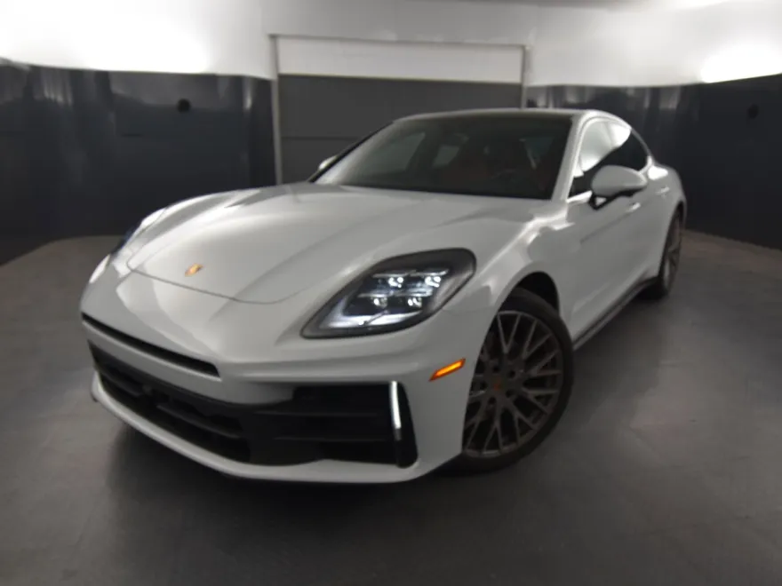 2025 Porsche Panamera 4 photo 1