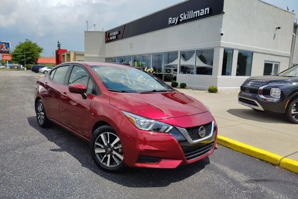 2020 Nissan Versa 1.6 SV photo 1