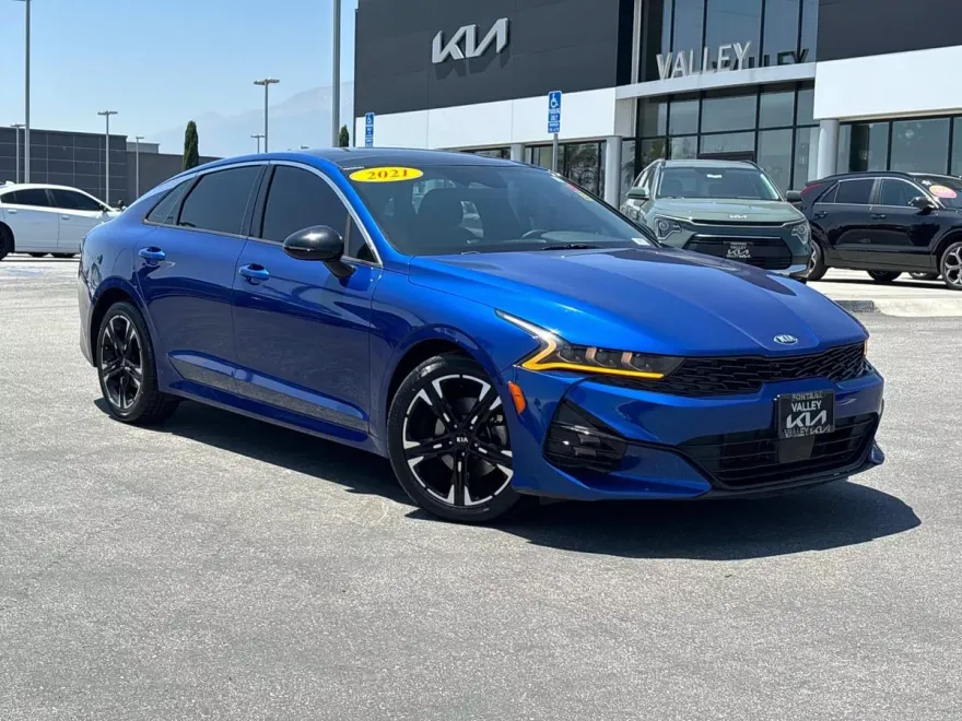 2021 Kia K5 GT-Line photo 1