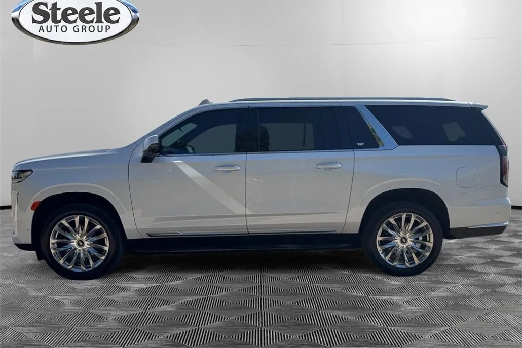 2023 Cadillac Escalade ESV Premium Luxury photo 1