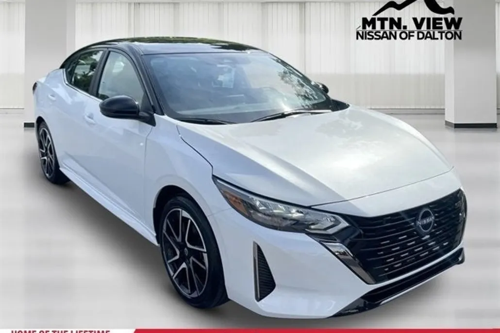 2025 Nissan Sentra SR photo 1