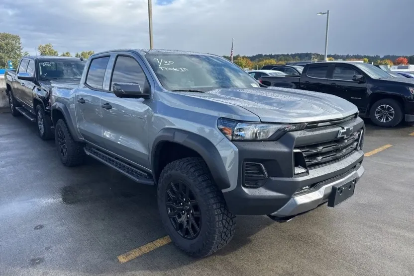 2025 Chevrolet Colorado Trail Boss photo 1