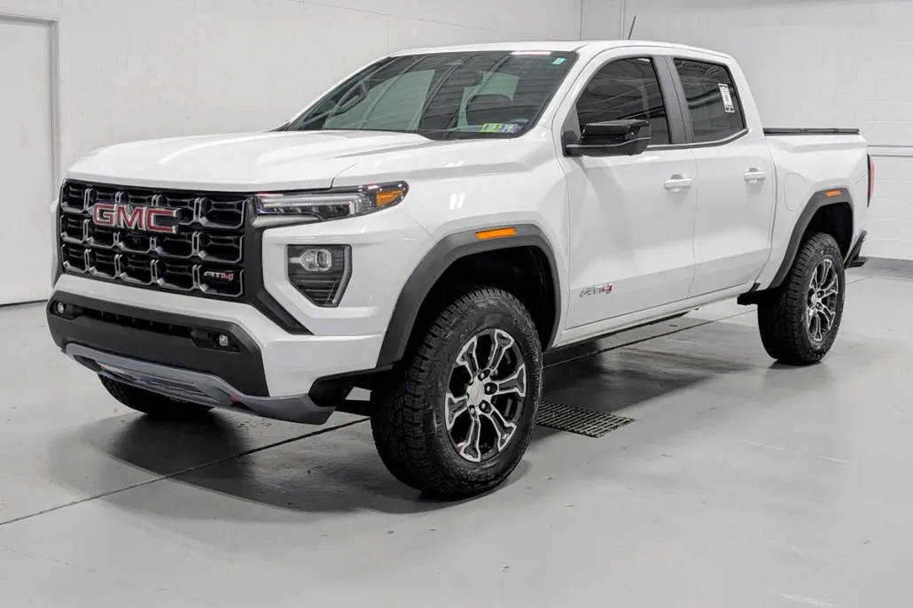 2024 Gmc Canyon AT4 photo 1