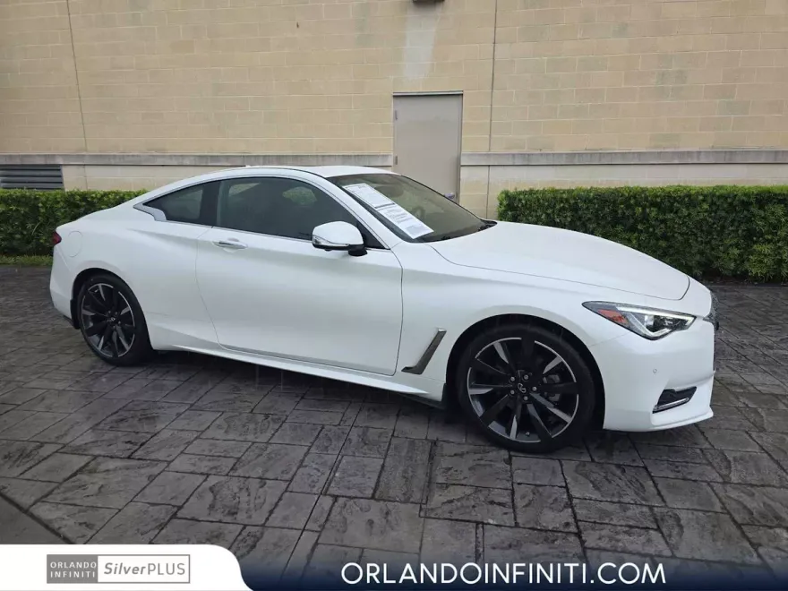 2022 Infiniti Q60 Luxe photo 1