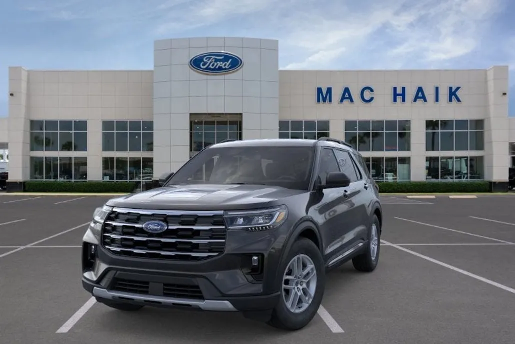 2025 Ford Explorer photo 1