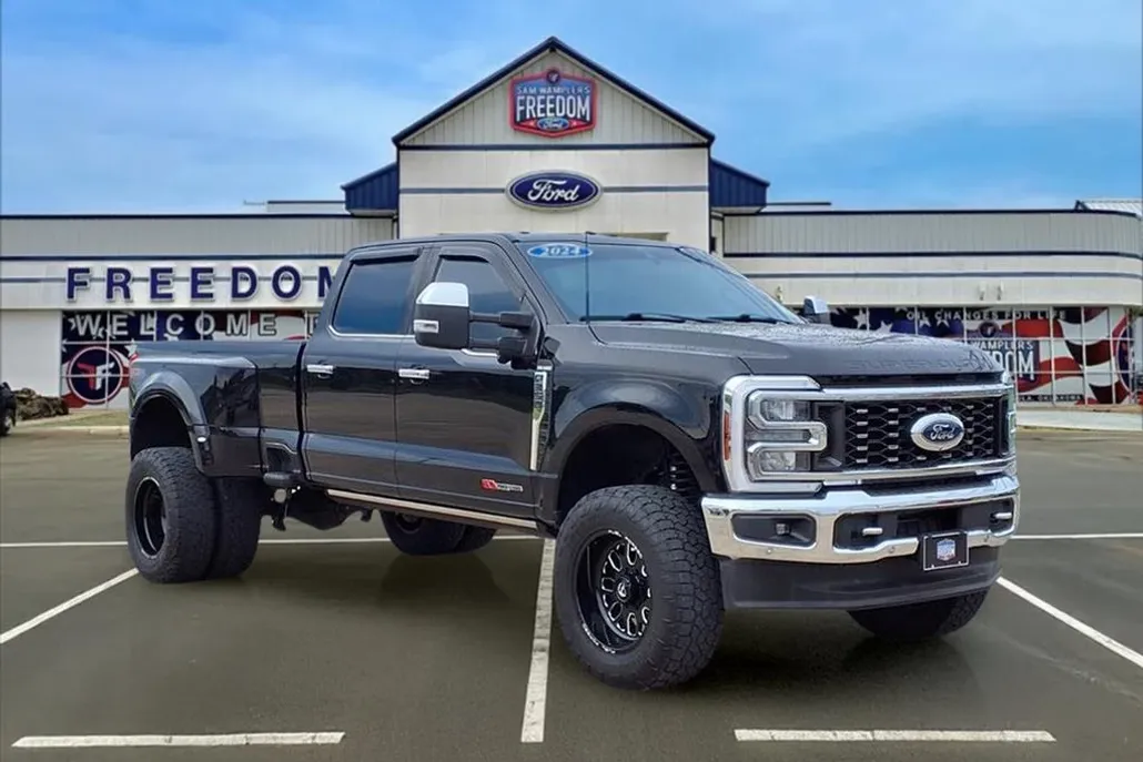 2024 Ford F-350 photo 1
